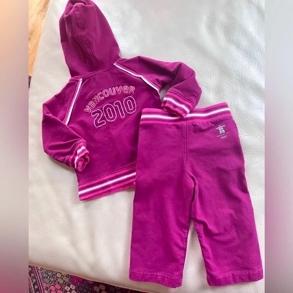 12-18M Vancouver 2010 Olympics Collectible Track Suit Sweatsuit w Hoodie, Miga - Picture 3 of 16